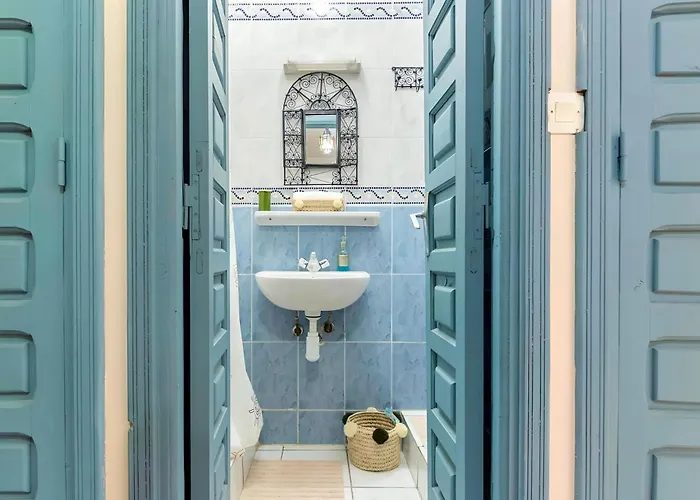 Tres Beau Riad A Marrakech Avec Piscines