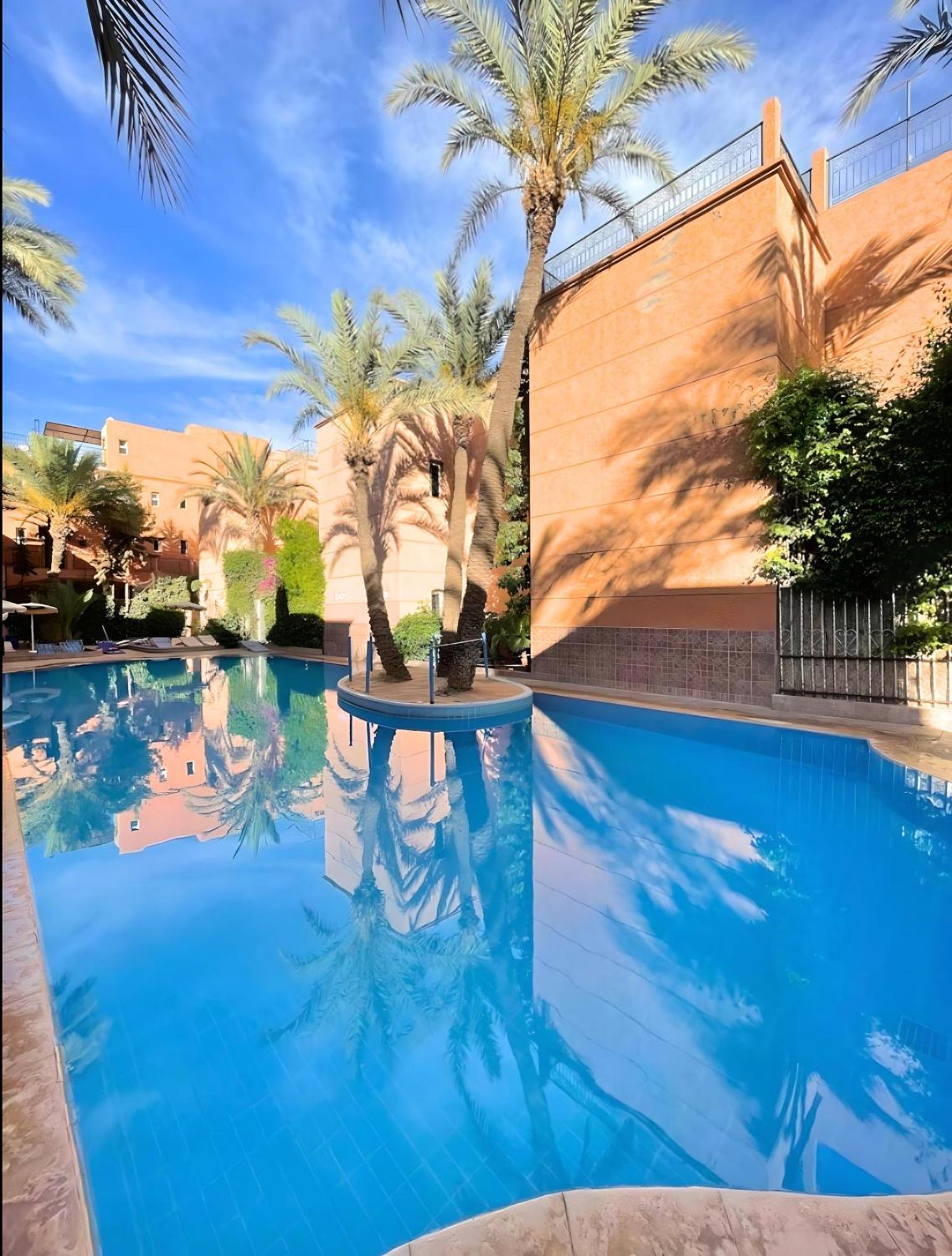 Tres Beau A Marrakech Avec Piscines * مراكش